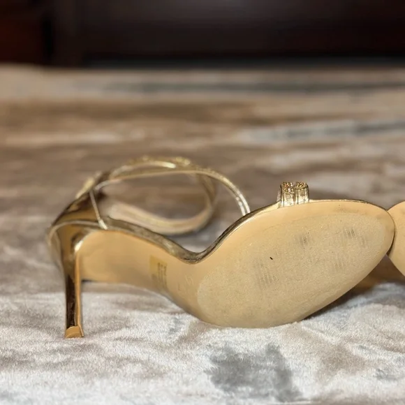 EUC Forever Link Gold Stiletto 4in Heels with Ankle Strap - Picture 6 of 6